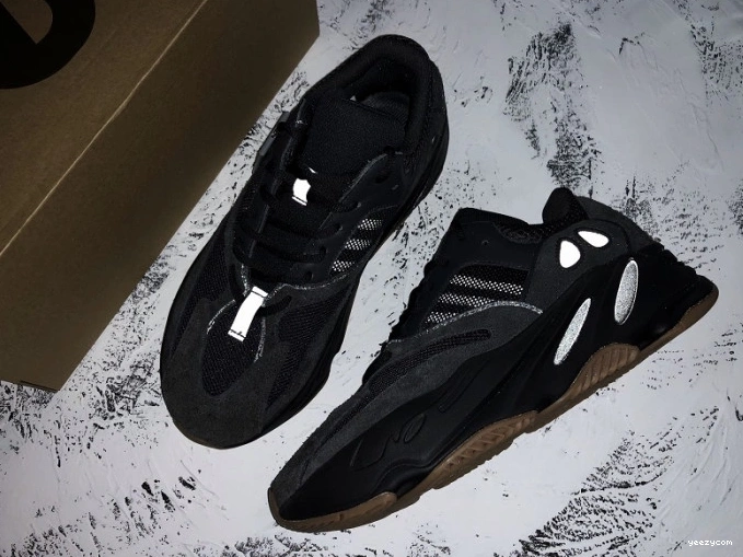Utility 700 Boost Adidas Yeezy Black FV5304 0814